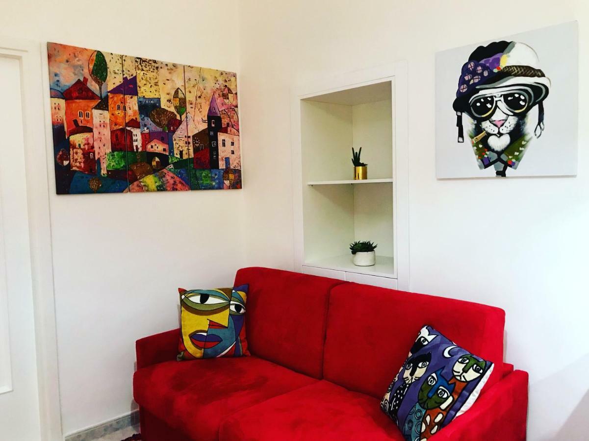 Casa G&G Pignasecca 2 Nel Cuore Di Napoli Luaran gambar