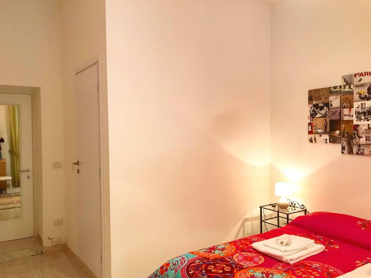 Casa G&G Pignasecca 2 Nel Cuore Di Napoli Luaran gambar