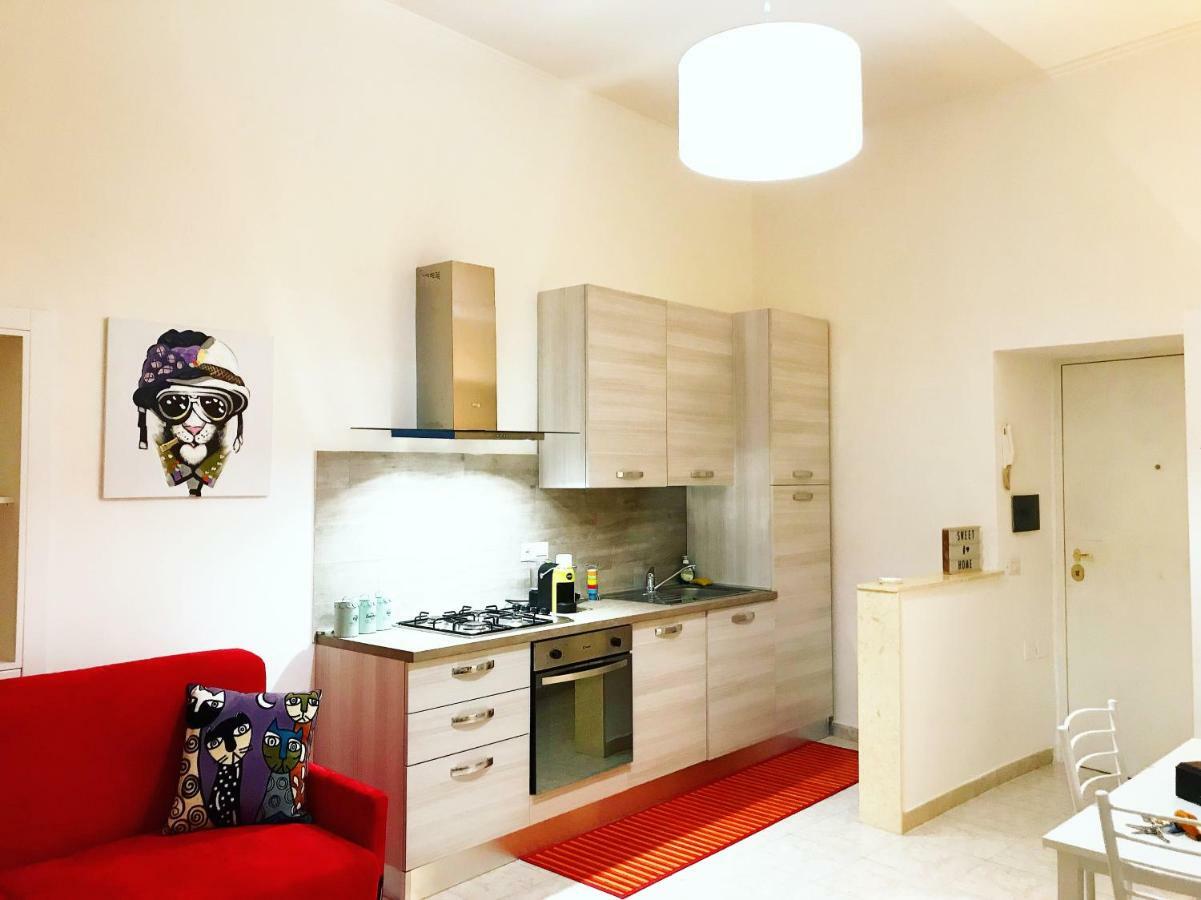 Casa G&G Pignasecca 2 Nel Cuore Di Napoli Luaran gambar