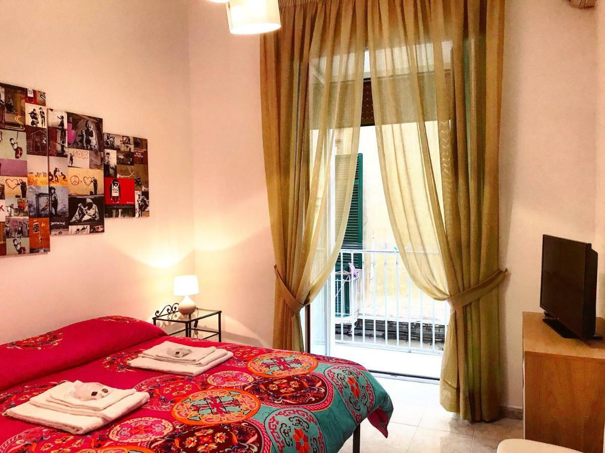 Casa G&G Pignasecca 2 Nel Cuore Di Napoli Luaran gambar