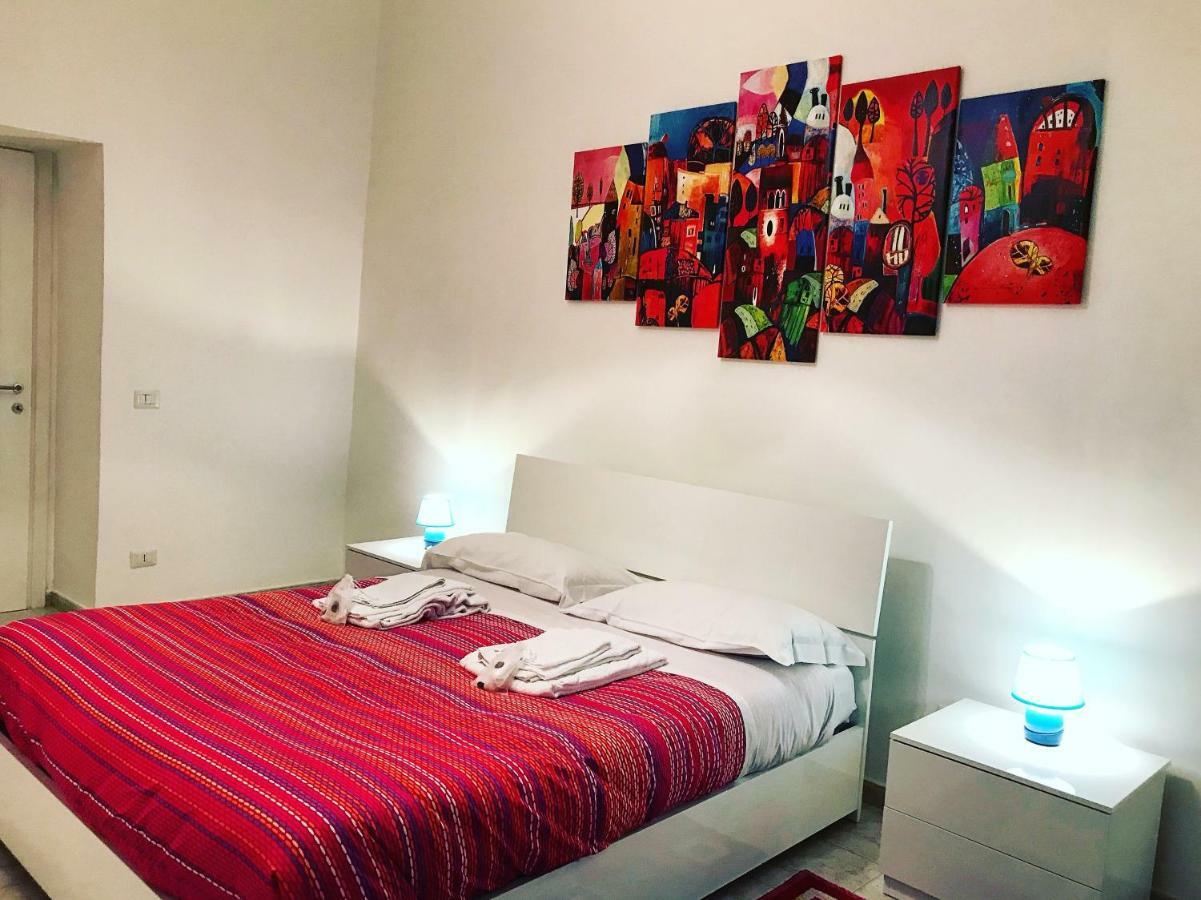 Casa G&G Pignasecca 2 Nel Cuore Di Napoli Luaran gambar
