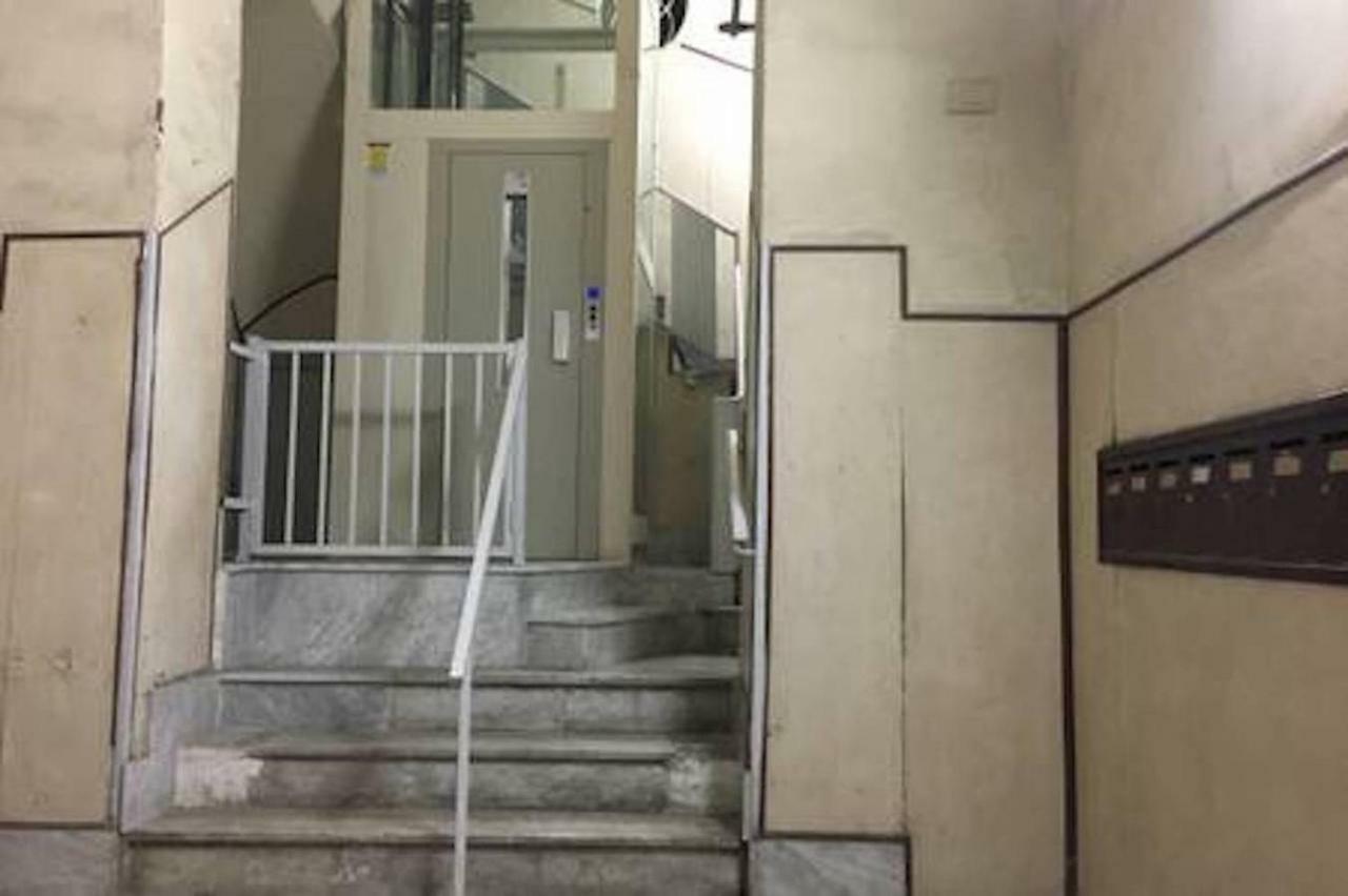 Casa G&G Pignasecca 2 Nel Cuore Di Napoli Luaran gambar
