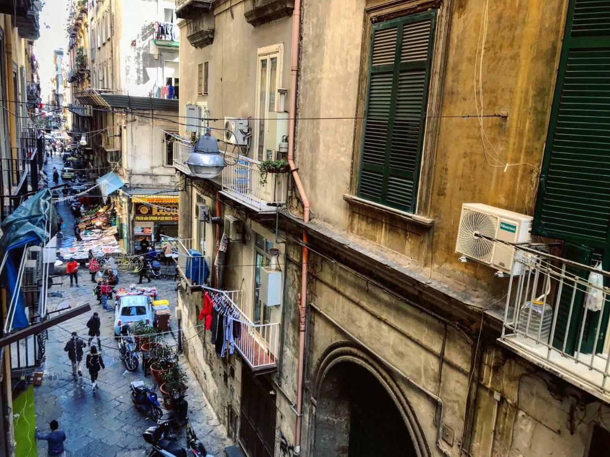 Casa G&G Pignasecca 2 Nel Cuore Di Napoli Luaran gambar